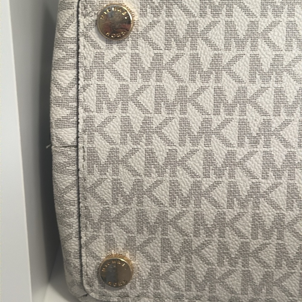 Michael Kors Teagan Large Logo Cream and Powder Blush Long Drop Satchel - Picture 11 of 16